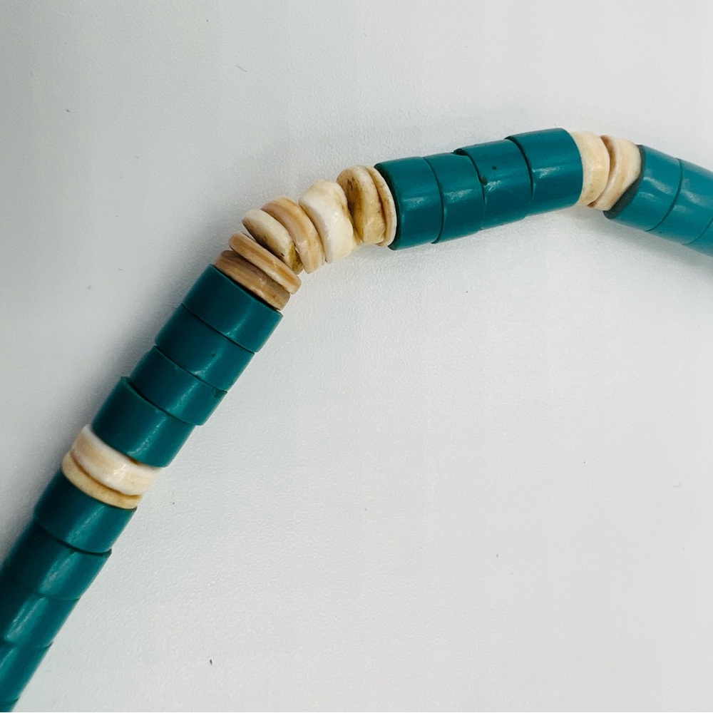 Turquoise and Shell Necklace - Picture 6 of 6